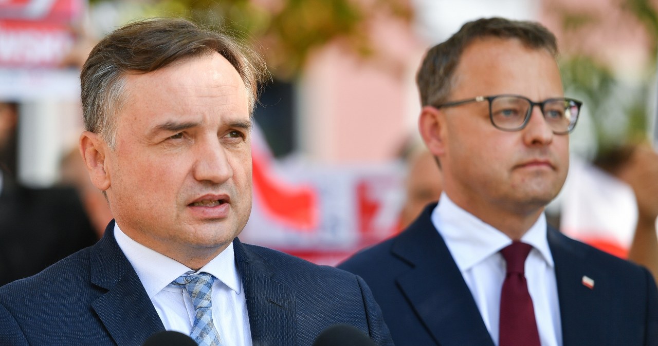 Romanowski uziemiony, unieważniono mu paszporty. Plan na Ziobrę