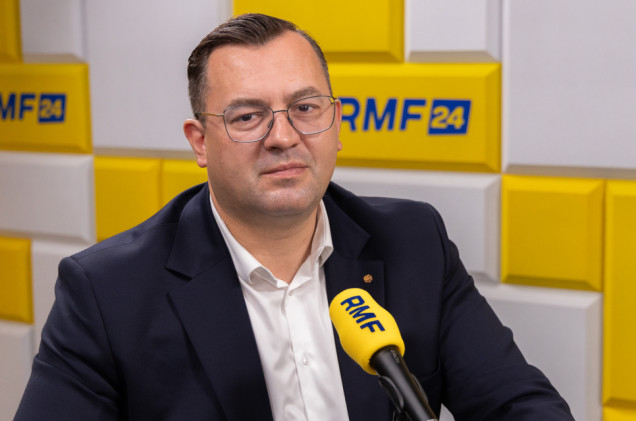 „Owoce zagotowały się na krzakach”. Deklaracja ministra ws. odszkodowań dla rolników