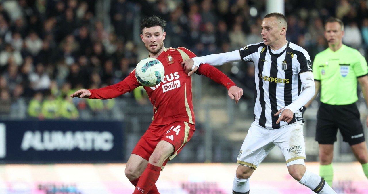 Alarm na stadionie. Pod siedzeniami kibiców niebezpieczne znalezisko