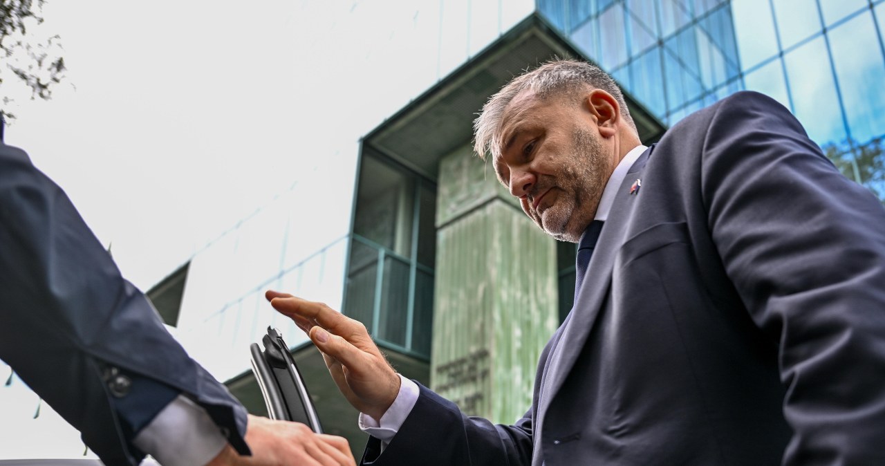 Wpadka ministra Żurka za kierownicą. Policja zajmuje się sprawą