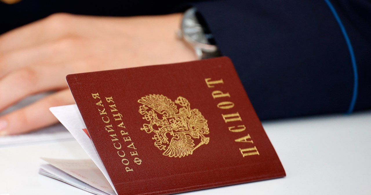 Zamachy i tajemniczy hurtownik paszportów w Polsce