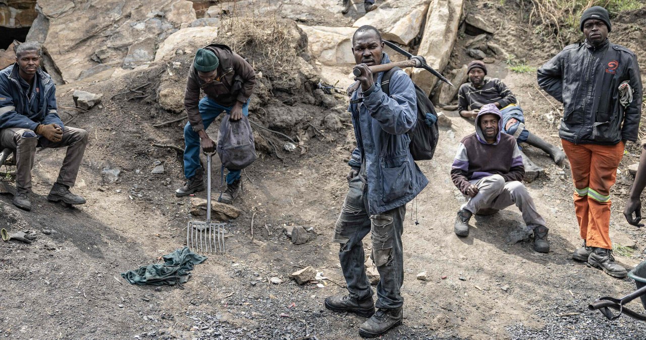 Przyszli na poranną zmianę i odkryli prawie 40 ciał. Tragedia w Nigerii