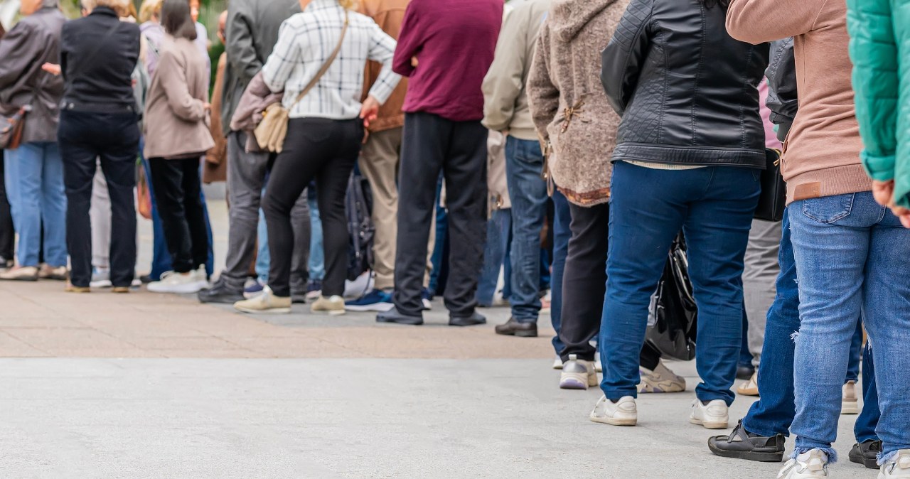 Gigantyczne kolejki po kartę mieszkańca w Gorzowie Wlkp.