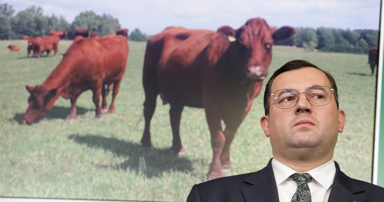 Rozlał gnojowicę przed domem ministra rolnictwa