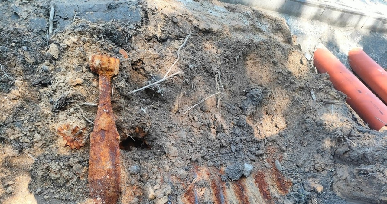 8 pocisków artyleryjskich znalezione podczas prac remontowych