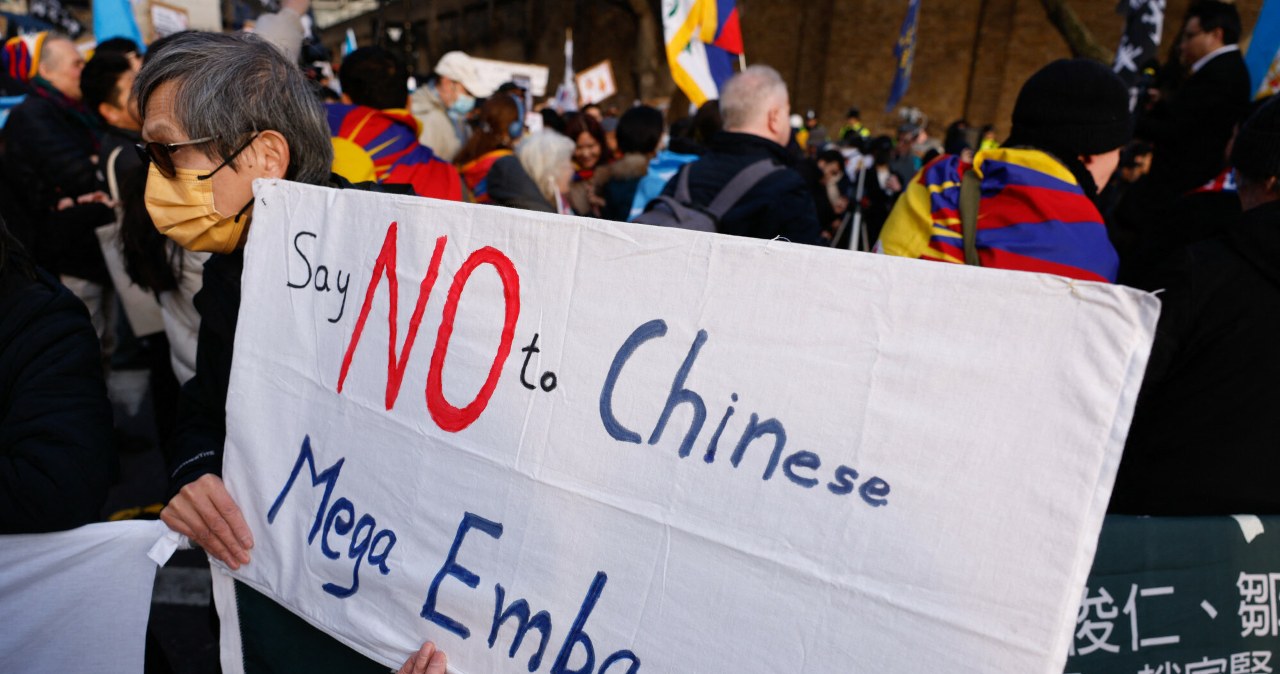 Chiny chcą zbudować tu największą ambasadę w Europie. Protesty nie ustają