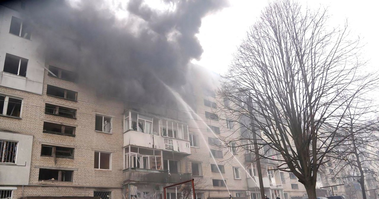 Rosjanie uderzyli w gęsto zaludnioną dzielnicę. Wielu rannych [NAGRANIE]