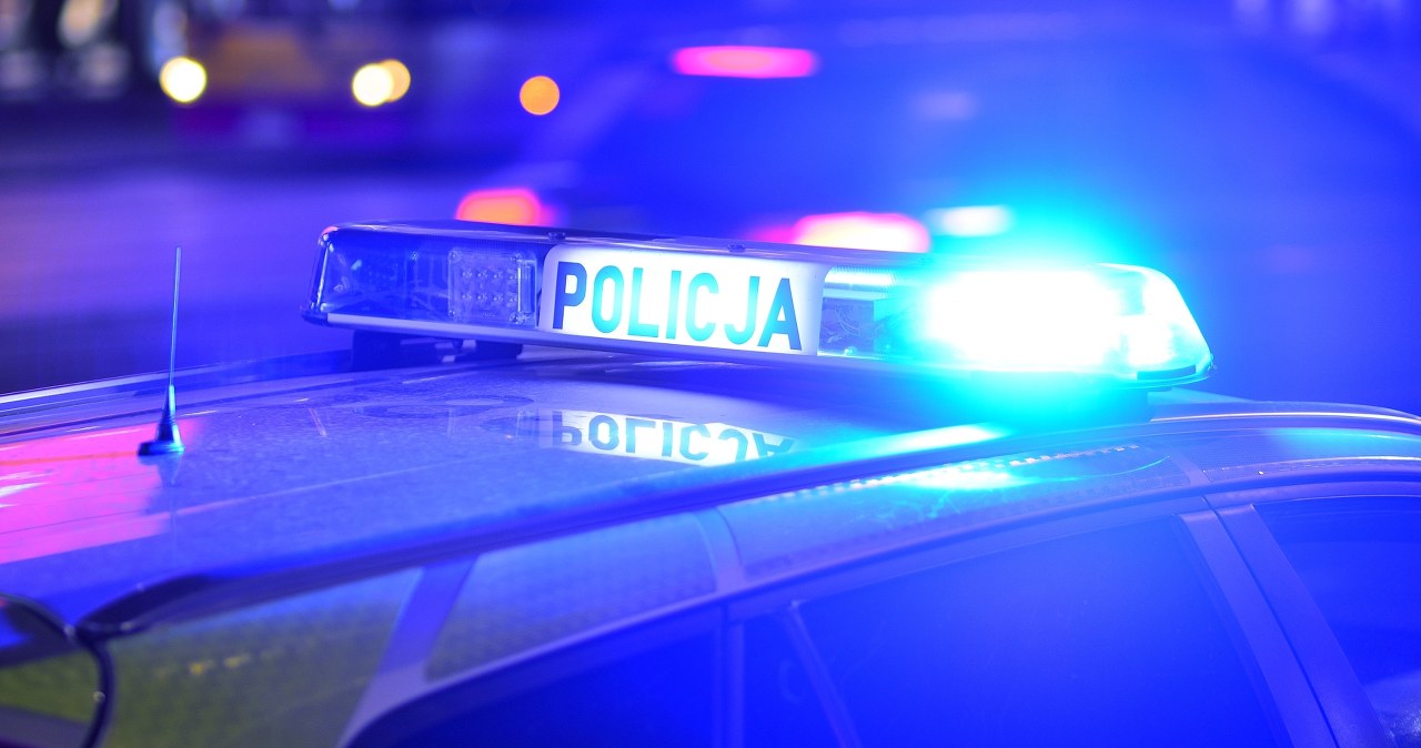 Martwe dziecko w mieszkaniu. Policjanci weszli siłą