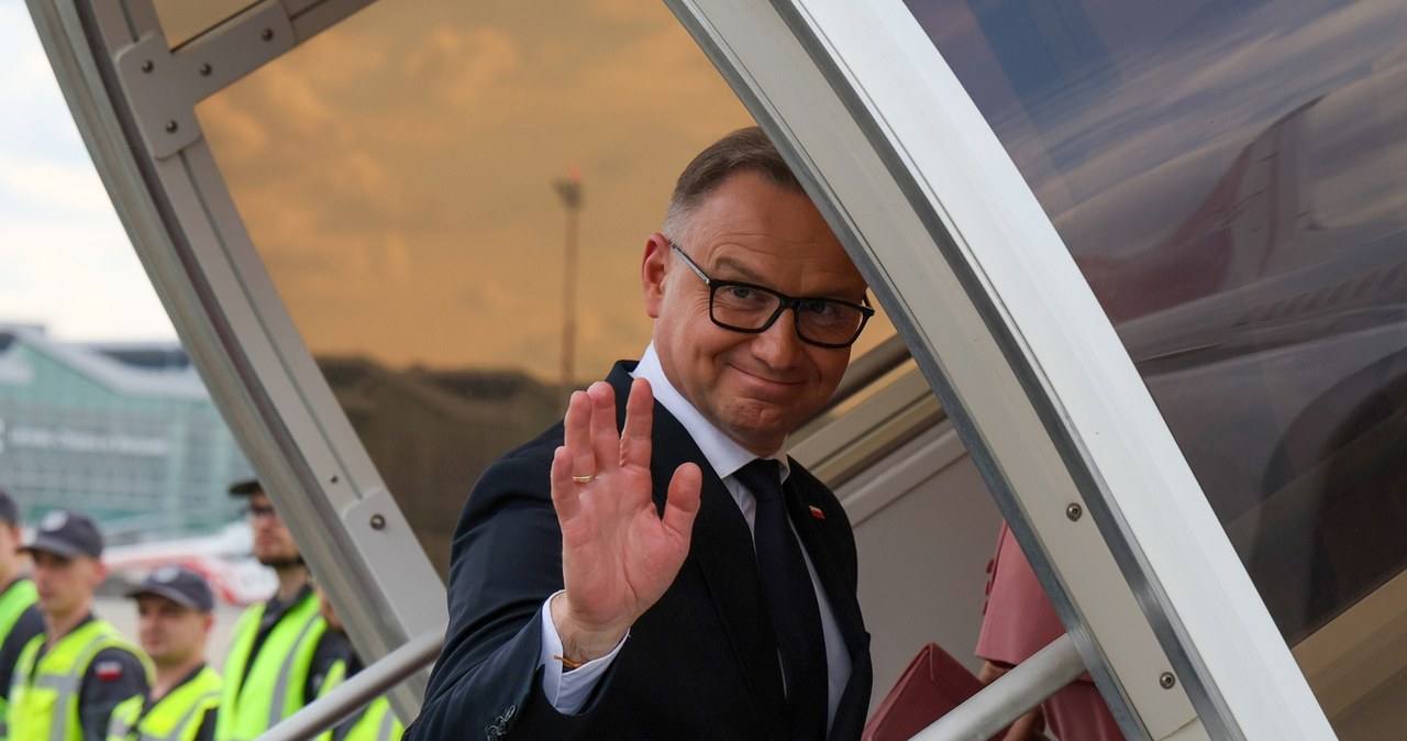 Kłopoty prezydenta Andrzeja Dudy z powrotem do Polski