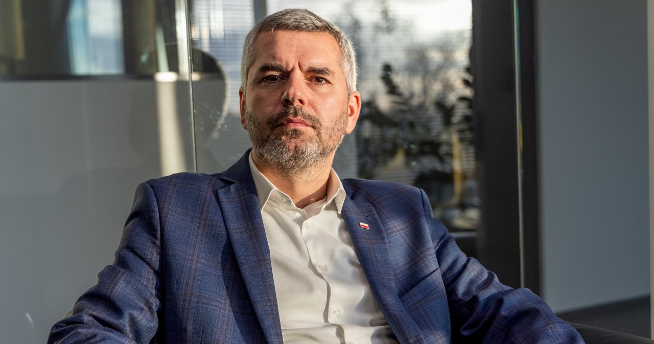 Uderza w Sikorskiego: Polskie państwo zachowuje się tchórzliwie