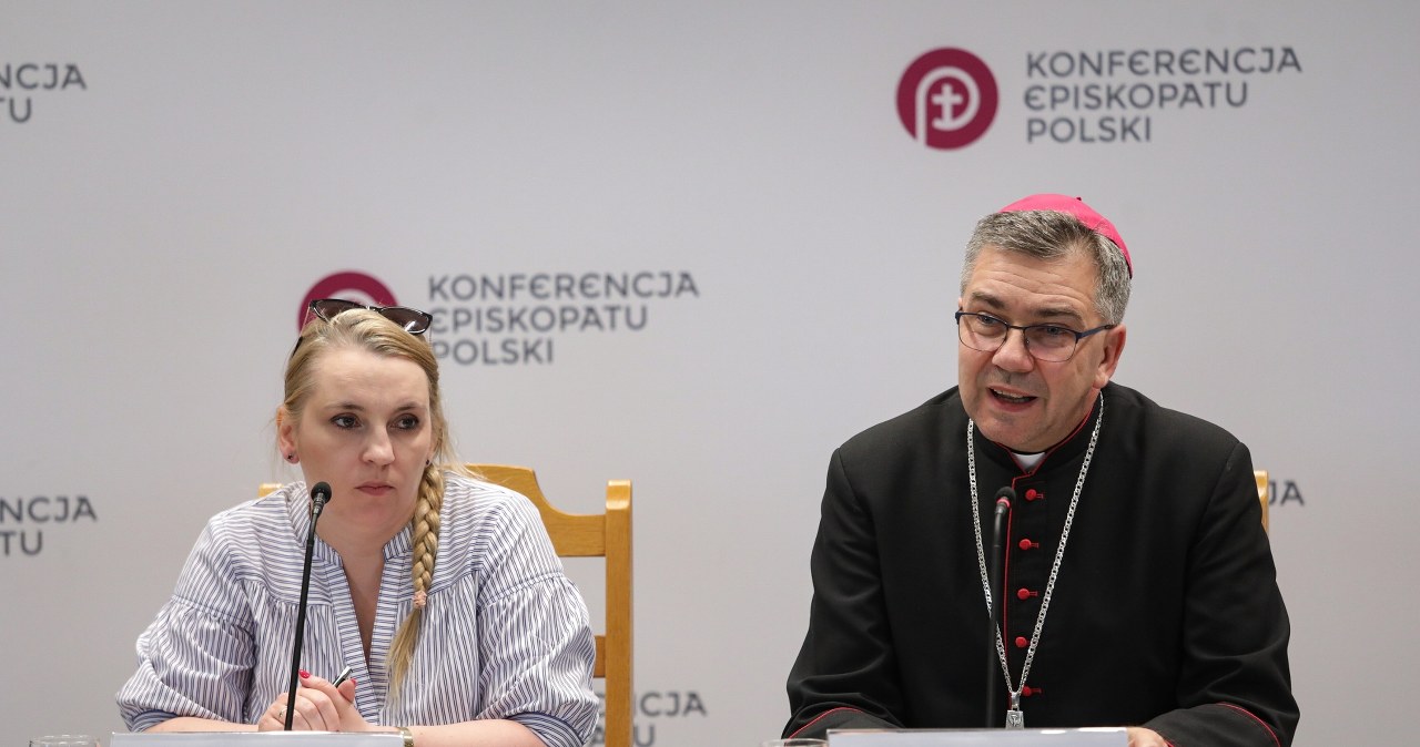 Episkopat ostrzega przed edukacją zdrowotną. "Zagadnienia naruszają rolę małżeństwa i rodziny"
