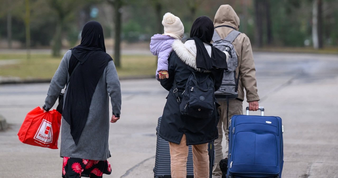 Co dalej z paktem migracyjnym? KE wciąż czeka na ruch dwóch krajów