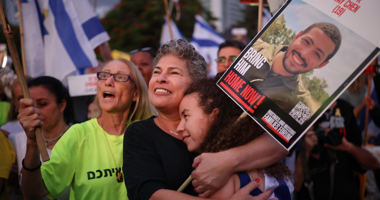 Pierwsi zakładnicy Hamasu uwolnieni. Trump już w Izraelu