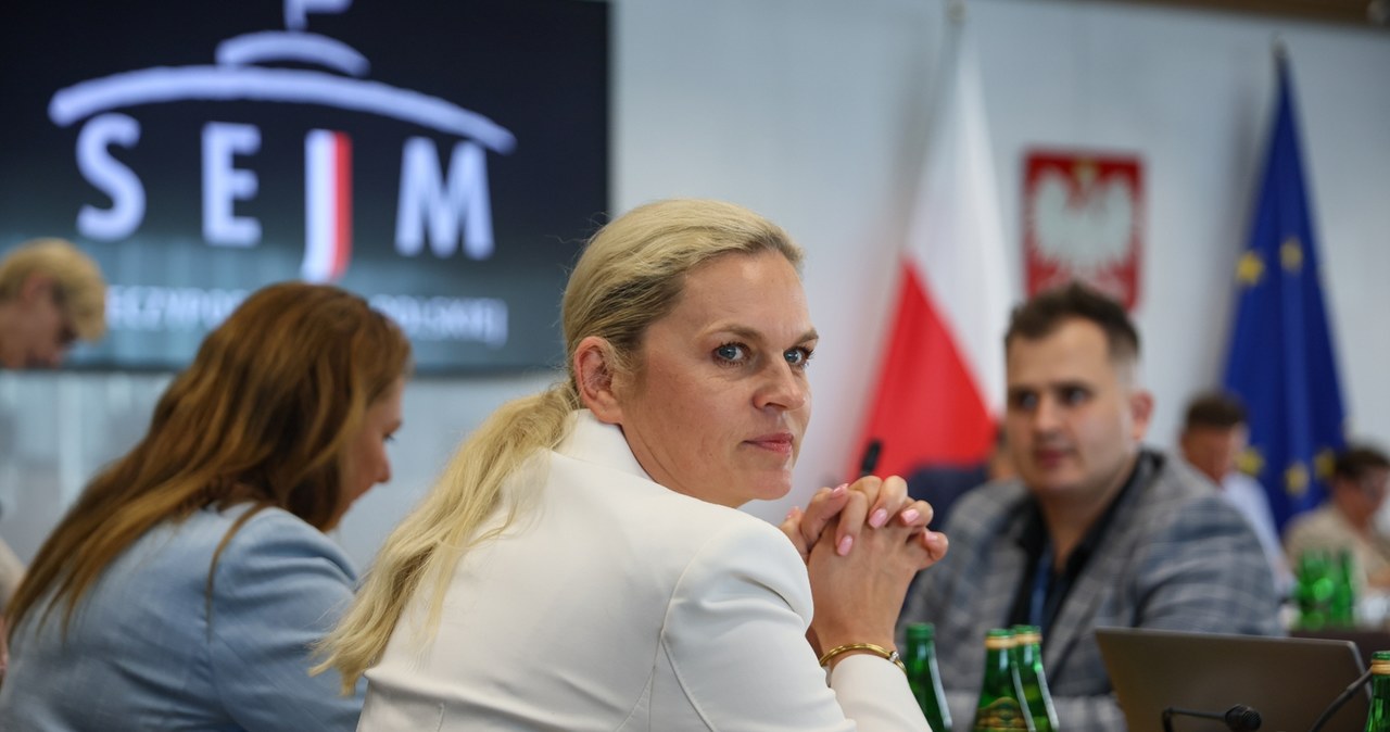 ​Nowe przepisy uderzają w nauczycieli! Państwo zaoszczędzi setki milionów ich kosztem