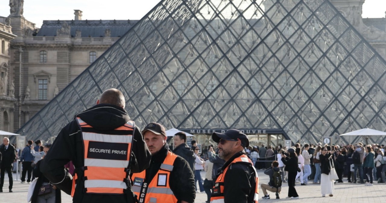 Nie zdążyli z naprawą. Woda zalała część Luwru
