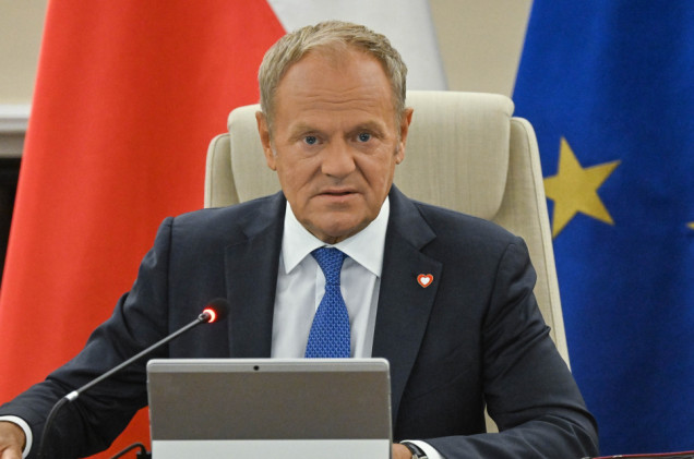 Dron spadł blisko granicy z Polską. Donald Tusk: Bardzo masywna eksplozja