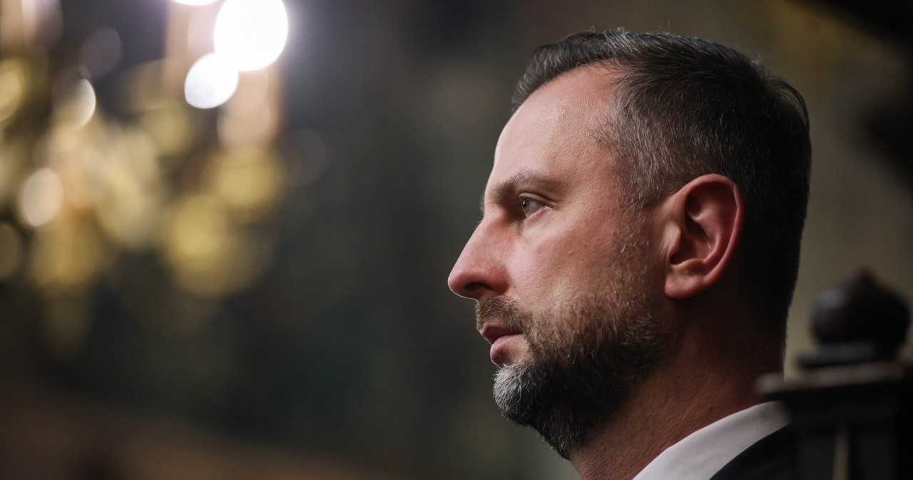 Zmiana konstytucji. Szef MON: To nie przepisy są do wymiany, to my możemy się poprawić