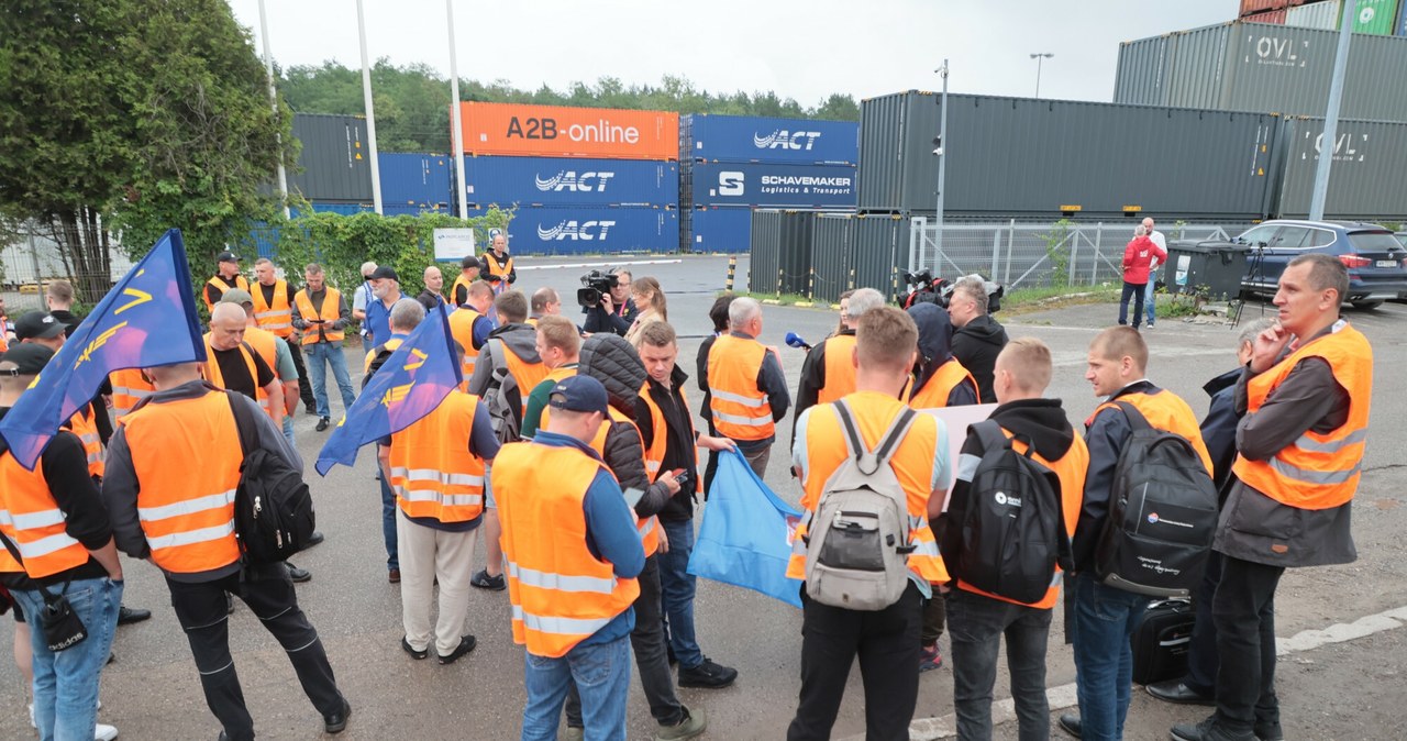 Wiceminister ogłasza ws. PKP Cargo. W tle strajki kolejarzy