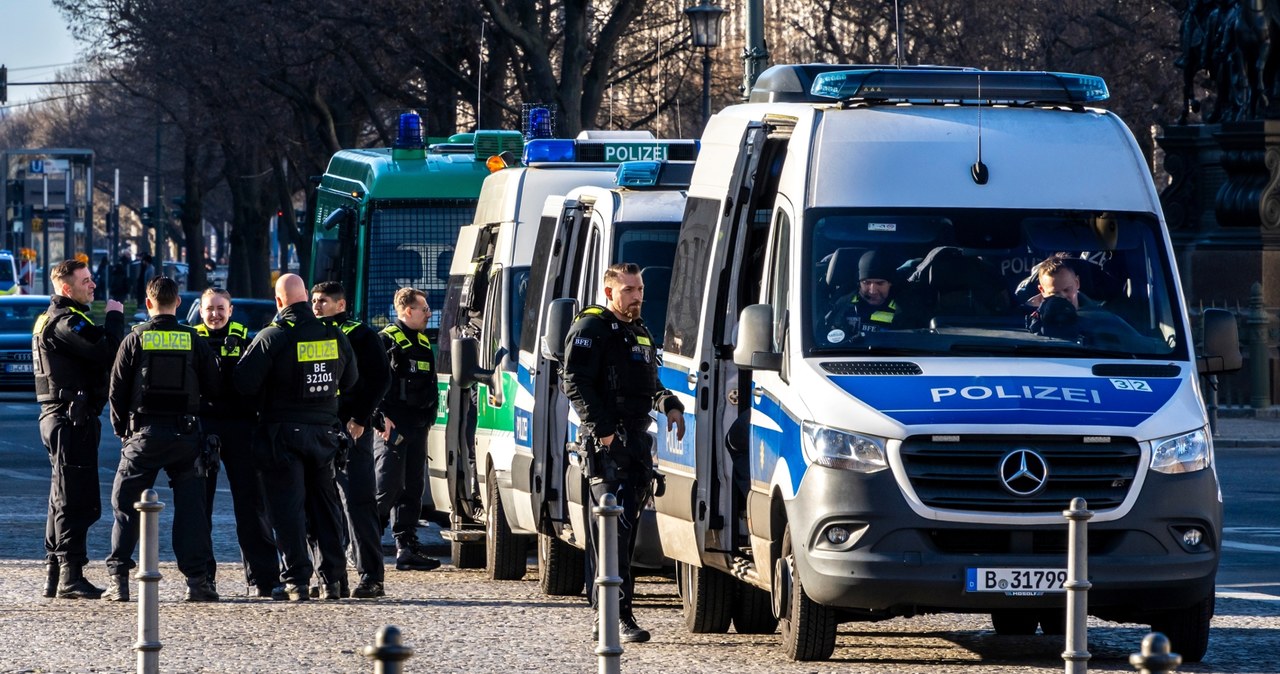 Martwe niemowlę na chodniku. Mężczyzna myślał, że to lalka