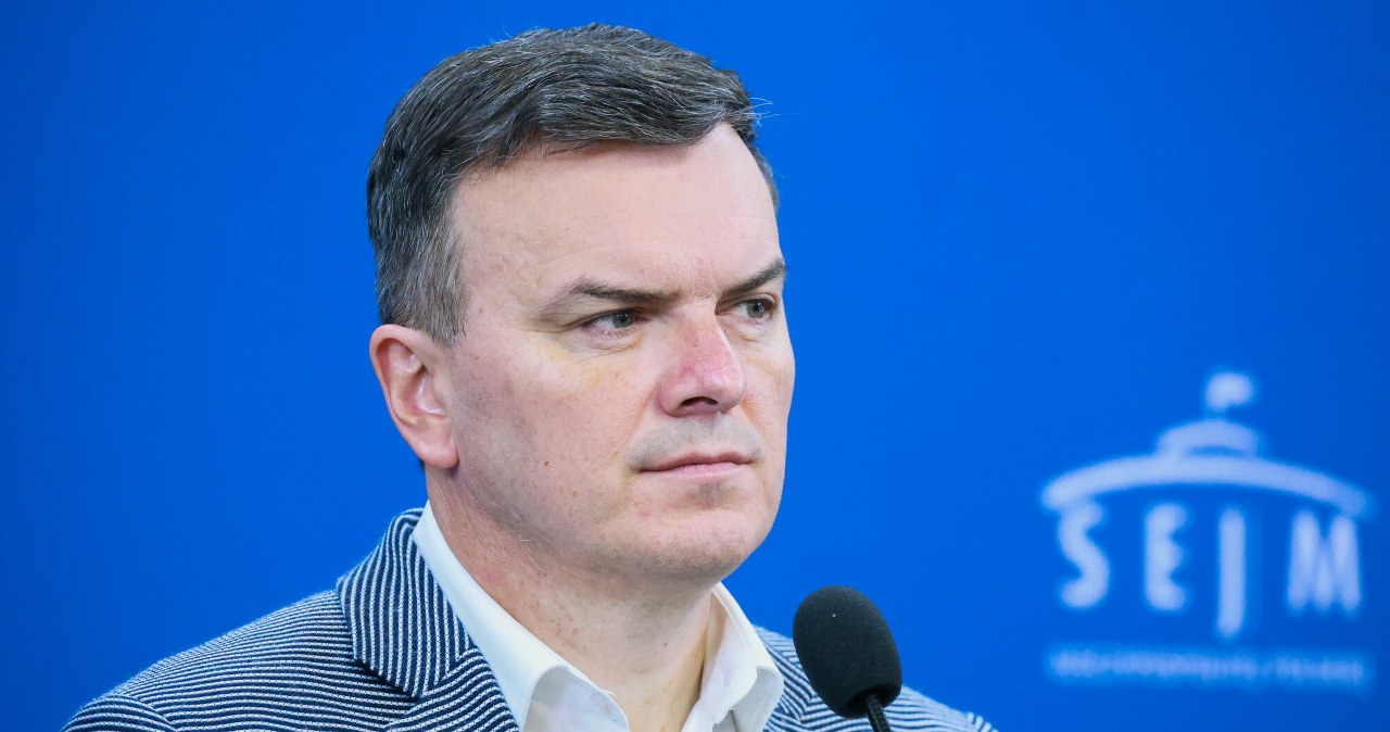 Afera w Kłodzku. Poseł zapytał o zdjęcia Kamili L. z premierem