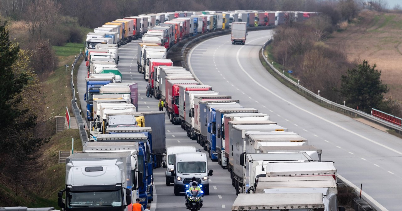 Wracają kontrole graniczne. Służby mają zalecenia dla kierowców